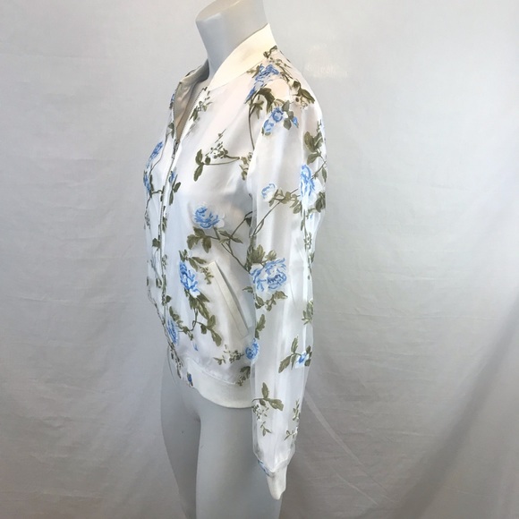 ❤️Only 2 Left❤️White and Blue Floral Bomber Jacket - Picture 3 of 6